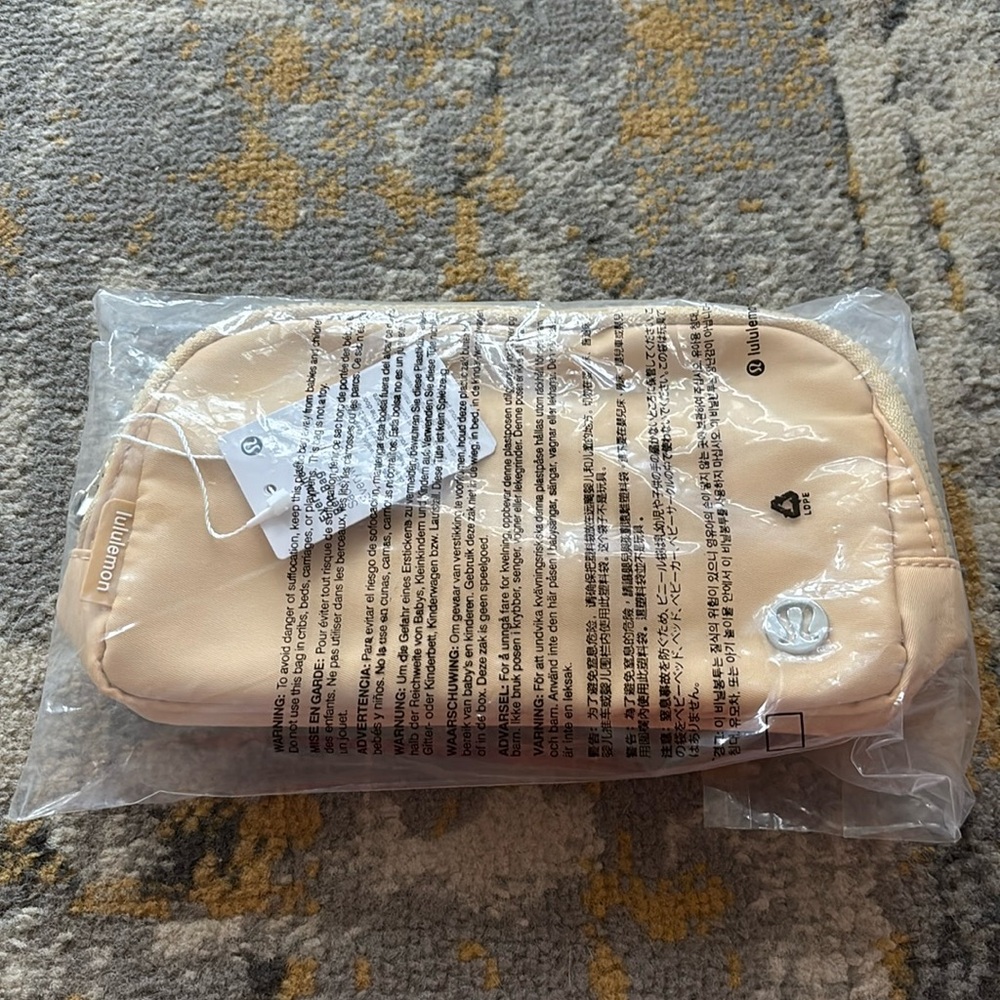 Lululemon belt bag